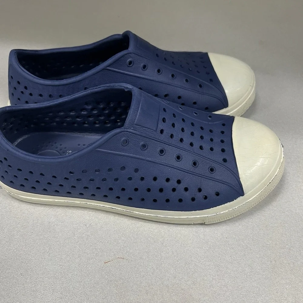 CREWCUTS KIDS NAVY BLUE WATER SHOES SIZE‎ 3
